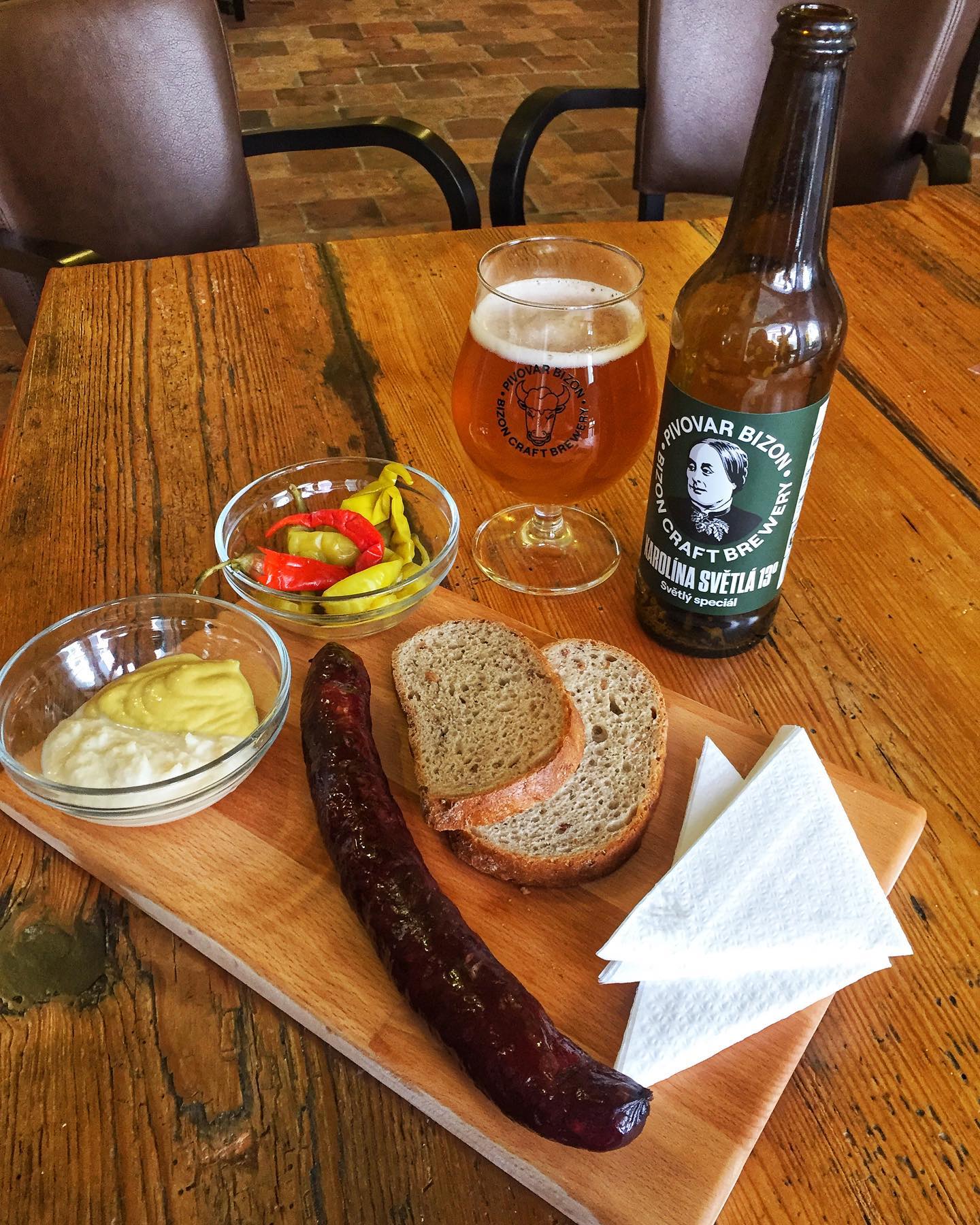 Večeře v historickém prostoru V Klenbách